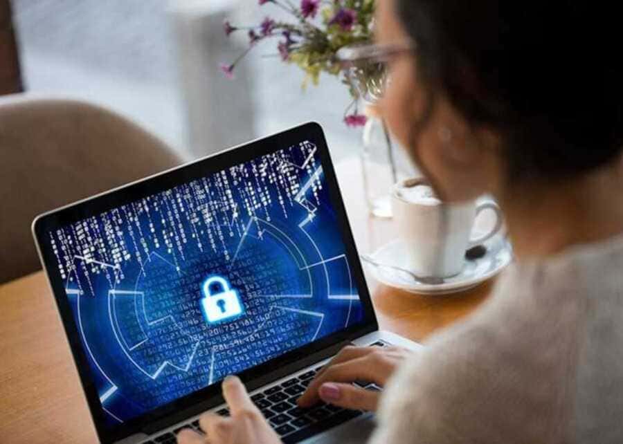 Почему государства усиливают контроль над интернетом